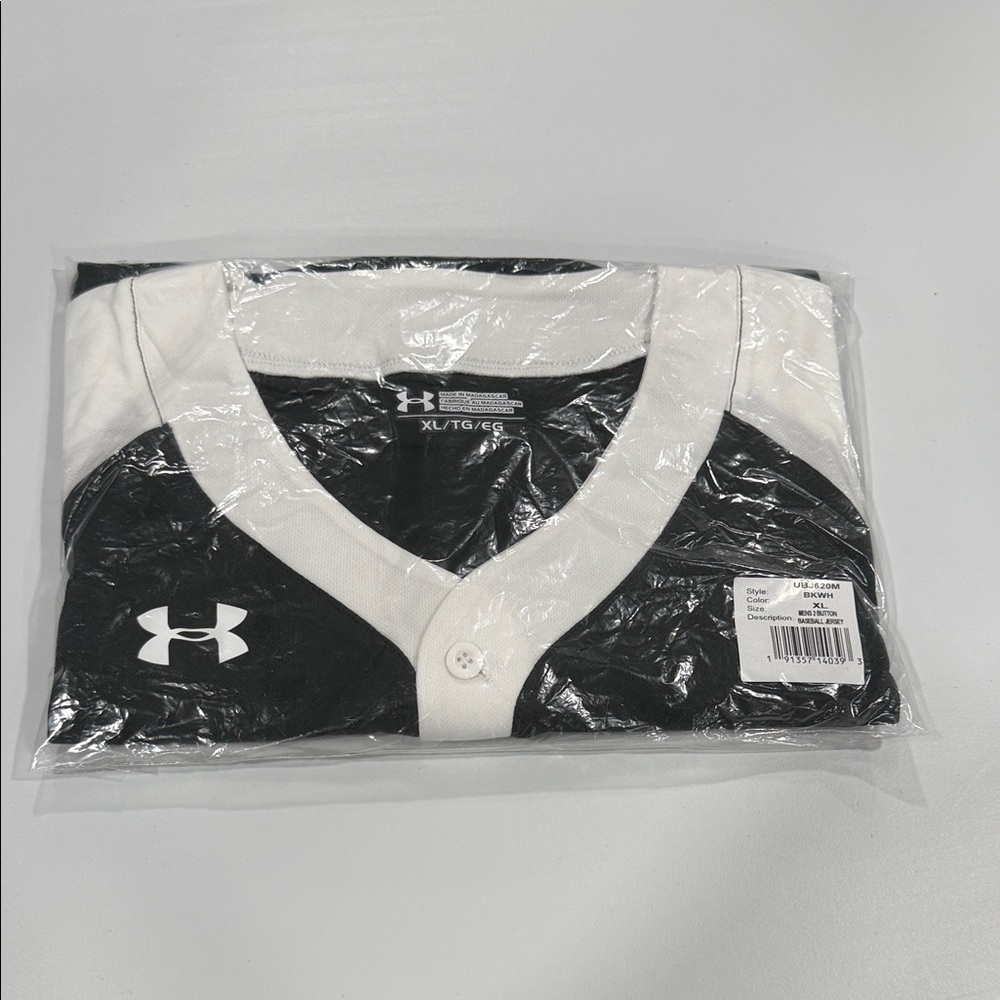 Under Armour Men's Black and White Jersey